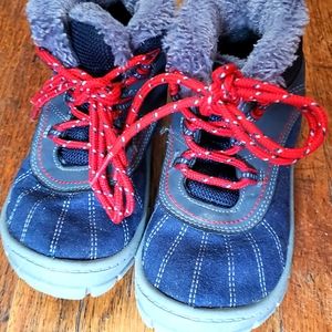 Size 12 Osh Kosh fuzzy winter boots
